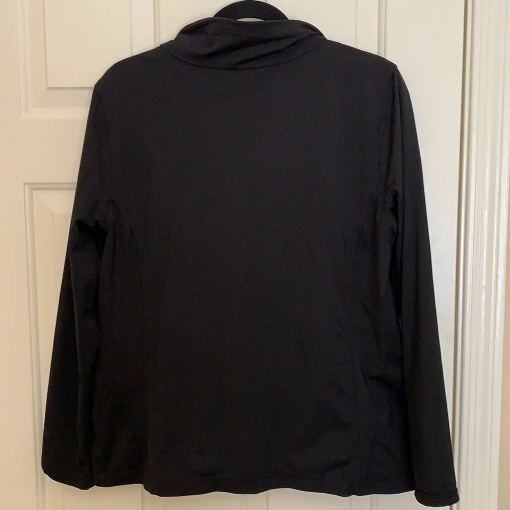 Medium-weight brilliant solid black jacket sz large